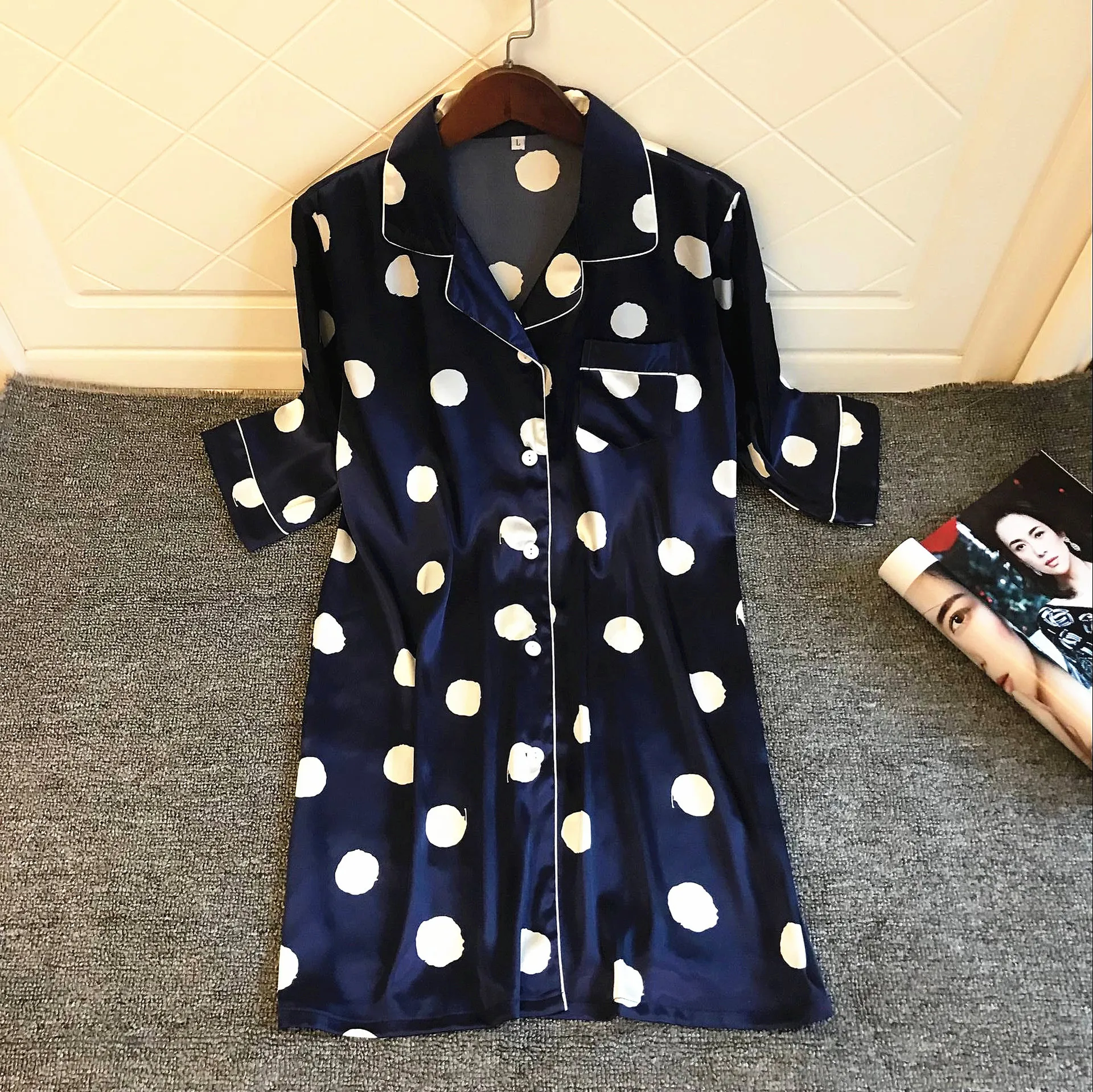2019 Spring Nightshirts Dot Print Nightdress For Women Silk Nightwear Sexy Satin Nightgowns Female Half Sleeve Sleepshirts
2019 Spring Nightshirts Dot Print Nightdress For Women Silk Nightwear Sexy Satin Nightgowns Female Half Sleeve Sleepshirts