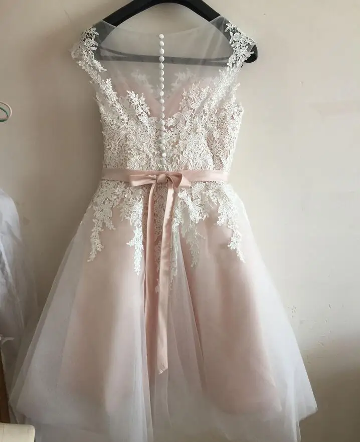 Vintage 1950's Style Cap Sleeves Tea Length Saudi Short Wedding Dress Champagne Lace See-through Back Bride Gowns (4)