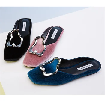 2019 new women's slippers fashion design beautifully decorated square toe solid color outside flat slippers size 34-39
2019 new women's slippers fashion design beautifully decorated square toe solid color outside flat slippers size 34-39