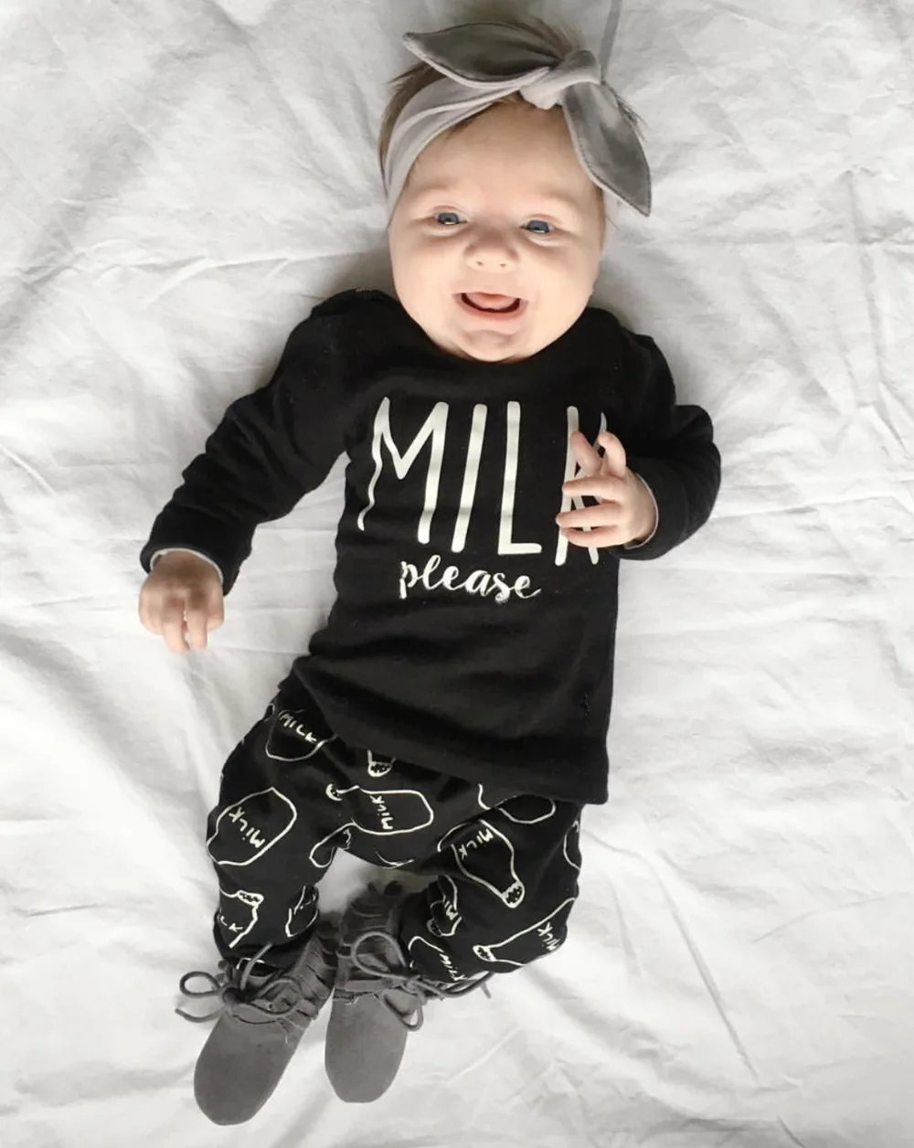 2019 Autumn Fashion Baby Girl Clothes Unisex Black Cotton Long-sleeved Letter MILK T-shirt+Pants Newborn Baby Boy Clothing Set
2019 Autumn Fashion Baby Girl Clothes Unisex Black Cotton Long-sleeved Letter MILK T-shirt+Pants Newborn Baby Boy Clothing Set