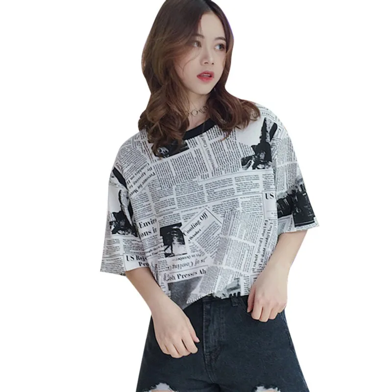 Harajuku Women Newspaper Print T-Shirt Casual Loose Short Sleeve Women T-Shirts Korean Style O Neck Long Tshirt camiseta mujer
Harajuku Women Newspaper Print T-Shirt Casual Loose Short Sleeve Women T-Shirts Korean Style O Neck Long Tshirt camiseta mujer