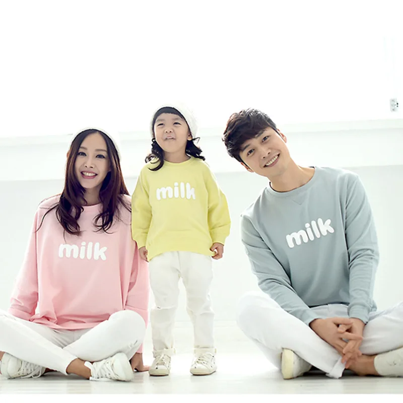 2019 New Family Matching Outfits Dad Mother Daughter Boys Sweaters 3Color Milk Fashion Couples Clothing Mommy And Me Clothes
2019 New Family Matching Outfits Dad Mother Daughter Boys Sweaters 3Color Milk Fashion Couples Clothing Mommy And Me Clothes