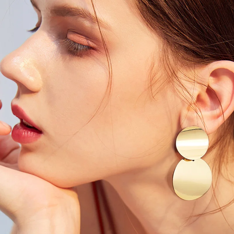 2019 Unique Metal Hanging Drop Earrings Trendy Gold Silver Round Statement Earrings for Women Bohemian Fashion Jewelry
2019 Unique Metal Hanging Drop Earrings Trendy Gold Silver Round Statement Earrings for Women Bohemian Fashion Jewelry