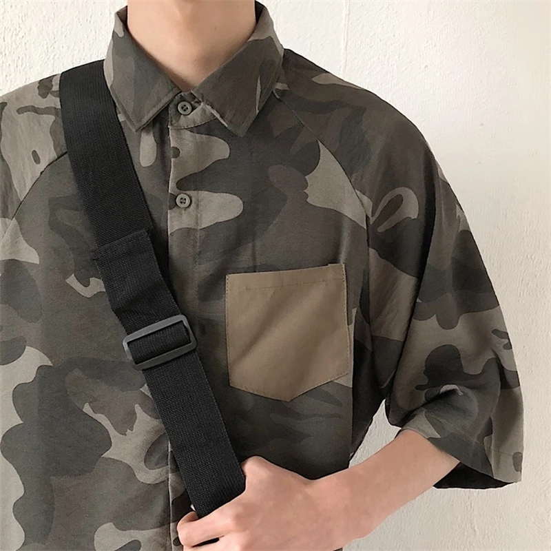 Neutral men and women American retro casual personality camouflage half sleeve shirt Japanese and Korean tooling shirt
Neutral men and women American retro casual personality camouflage half sleeve shirt Japanese and Korean tooling shirt