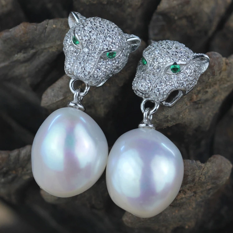 Women Gift word 925 Sterling silver real Punk series of leopard Head Earrings S925 Sterling Silver alien Pearl Stud Earrings * s
Women Gift word 925 Sterling silver real Punk series of leopard Head Earrings S925 Sterling Silver alien Pearl Stud Earrings * s
