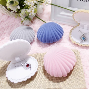 5pcs Length 6.5cm Shell Velvet Necklace Earring Jewelry Storage Box Christmas Jewelry Gift Velvet Boxes And Packaging H2057
5pcs Length 6.5cm Shell Velvet Necklace Earring Jewelry Storage Box Christmas Jewelry Gift Velvet Boxes And Packaging H2057