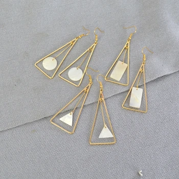 Wholesale fashion jewelry pendants Natural shell Contracted triangle stud earrings Earrings female ear wire
Wholesale fashion jewelry pendants Natural shell Contracted triangle stud earrings Earrings female ear wire