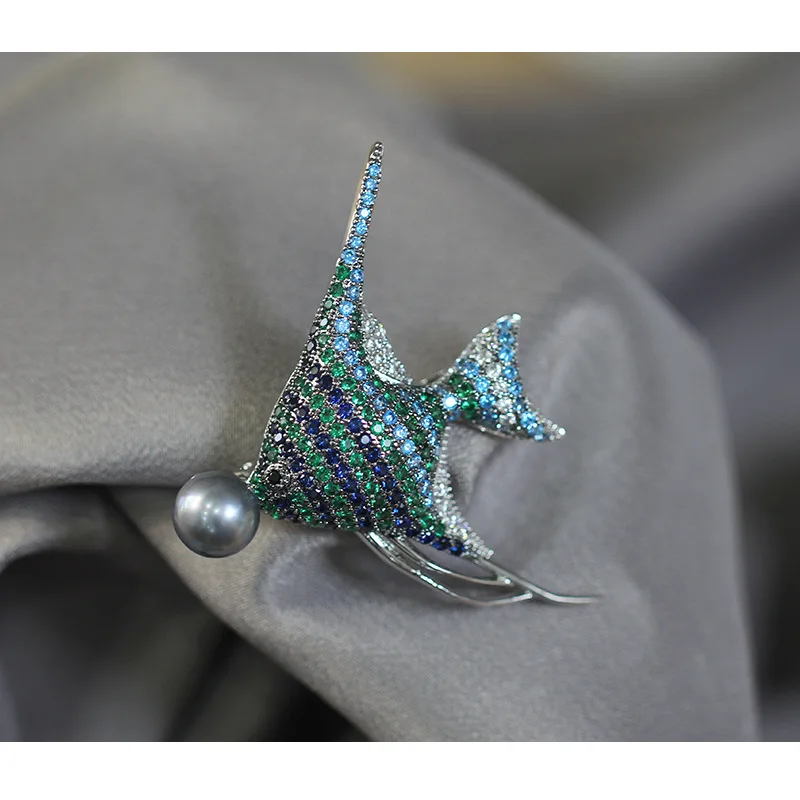 Personality inlaid zircon blue and green tropical fish brooch exaggerated brooch pin female models for wemon
Personality inlaid zircon blue and green tropical fish brooch exaggerated brooch pin female models for wemon