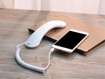 2018 Radiation Protection 3.5mm Retro Telephone Cell Phone Handset Receiver with Mic For iPhone Fancy Gift Mobile Phone Receiver
2018 Radiation Protection 3.5mm Retro Telephone Cell Phone Handset Receiver with Mic For iPhone Fancy Gift Mobile Phone Receiver