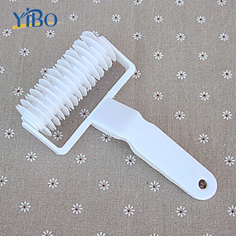1PC Kitchen Tools Smooth Easy Rolling Embossing Dough Roller Lattice Cutter Craft Plastic Cookie Pie Pizza Bread Pastry Bakeware
1PC Kitchen Tools Smooth Easy Rolling Embossing Dough Roller Lattice Cutter Craft Plastic Cookie Pie Pizza Bread Pastry Bakeware