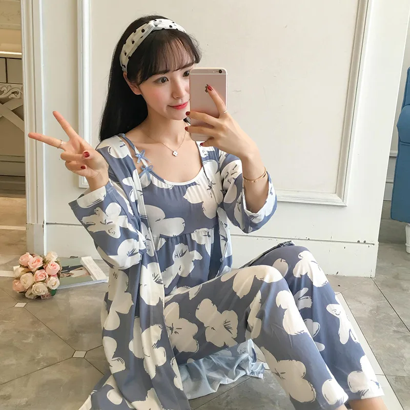 Spring Cotton Sleepwear Set Women 3PCS Strap Shirt&Pants&Robe Home Wear Print Floral Pajamas Pyjamas Suit Sweet Nightwear
Spring Cotton Sleepwear Set Women 3PCS Strap Shirt&Pants&Robe Home Wear Print Floral Pajamas Pyjamas Suit Sweet Nightwear