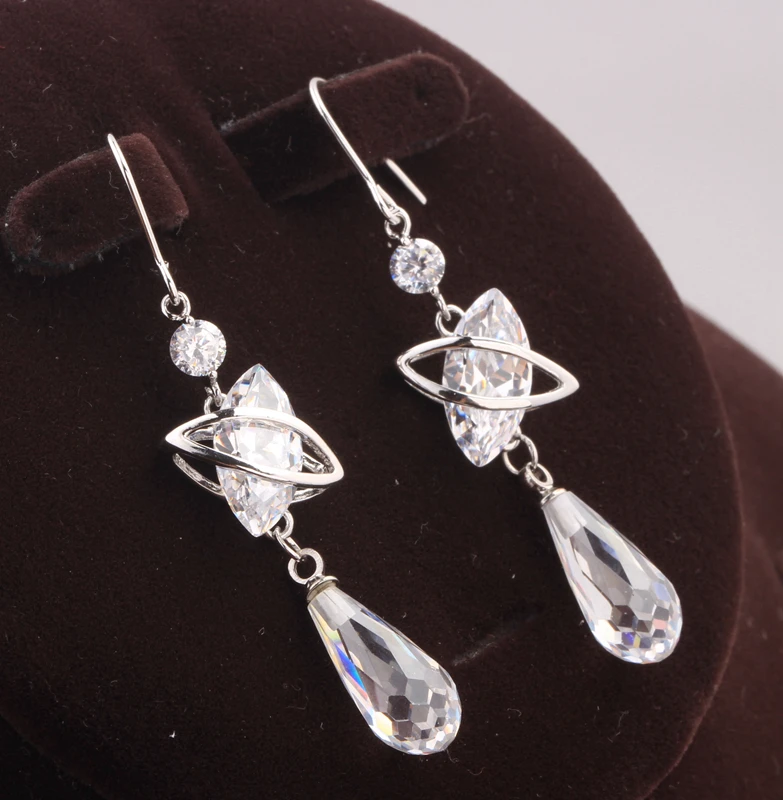Marvelous Transparent Gems White Zircon 925 Sterling Silver Jewelry Drop Dangle Earring S5299
Marvelous Transparent Gems White Zircon 925 Sterling Silver Jewelry Drop Dangle Earring S5299