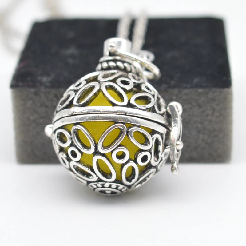 5pcs 28*30mm Antique Silver Filigree Ball Aromatherapy Jewelry Essential Oil Diffuser Lockets With Lava Stone Pregnancy Balls
5pcs 28*30mm Antique Silver Filigree Ball Aromatherapy Jewelry Essential Oil Diffuser Lockets With Lava Stone Pregnancy Balls