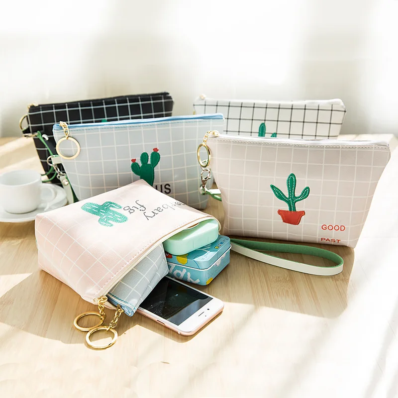 New fashion cactus cosmetic bag PU creative makeup storage bag large capacity waterproof portable travel clutch bag female
New fashion cactus cosmetic bag PU creative makeup storage bag large capacity waterproof portable travel clutch bag female