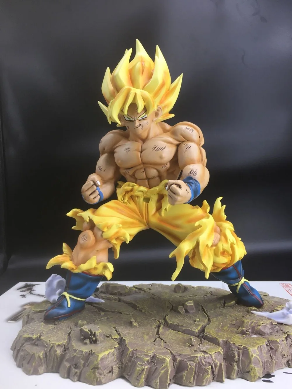 Dragon Ball Z DBZ Super Saiyan War damage SSJ GOKU Resin GK statue Figure 11inch
Dragon Ball Z DBZ Super Saiyan War damage SSJ GOKU Resin GK statue Figure 11inch
