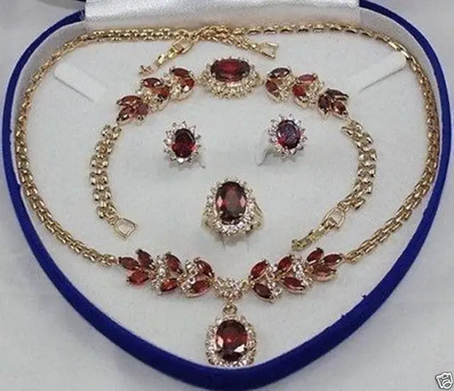 hot sell new - FREE SHIPPINGGold Plated Inlay Red crystal Necklace Bracelet Ring Earring set (A0425)
hot sell new - FREE SHIPPINGGold Plated Inlay Red crystal Necklace Bracelet Ring Earring set (A0425)