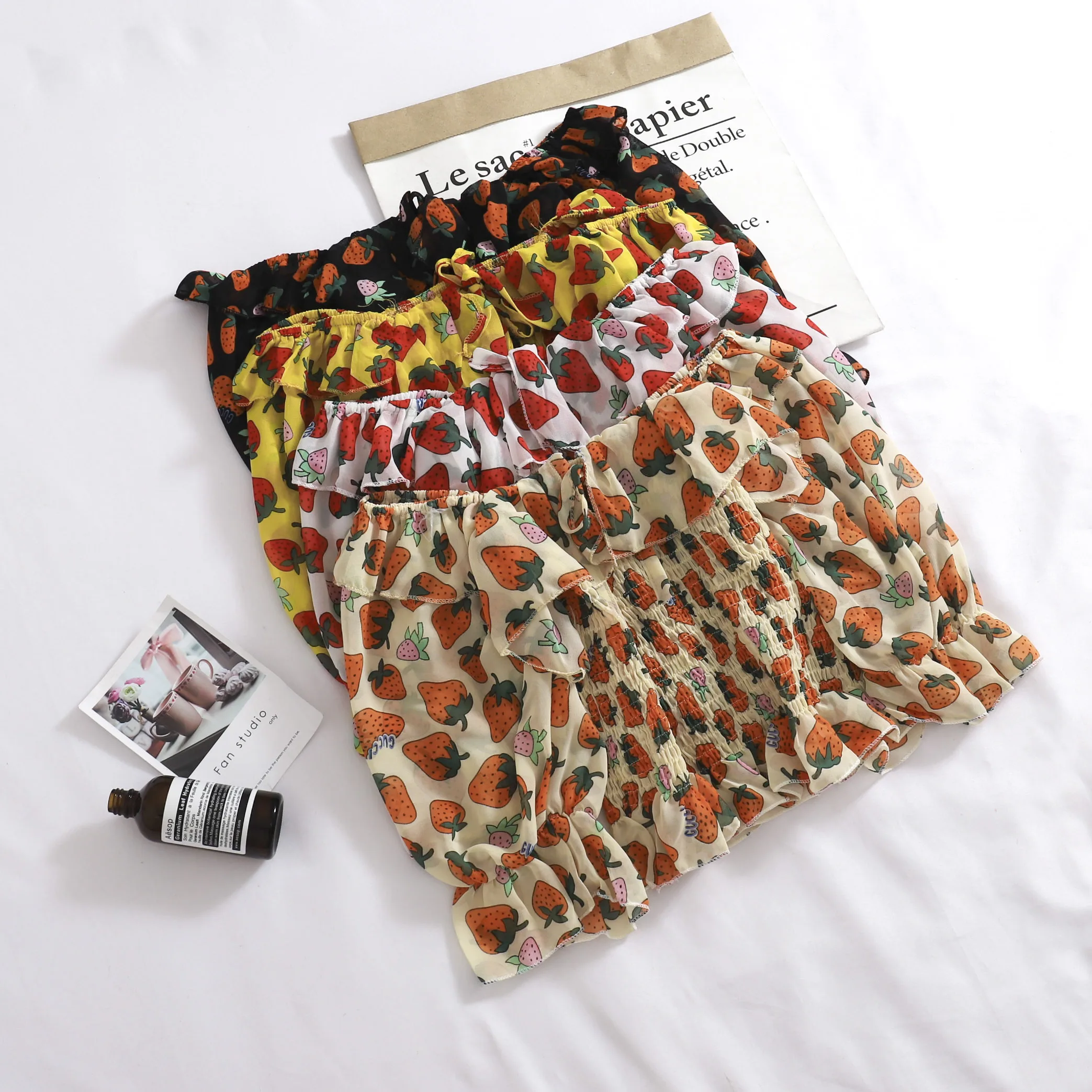 C047 Butterfly Knot Strawberry Printed RufflesPuff Sleeve Chiffon Shirt Blouses Slash neck Crop top
C047 Butterfly Knot Strawberry Printed RufflesPuff Sleeve Chiffon Shirt Blouses Slash neck Crop top