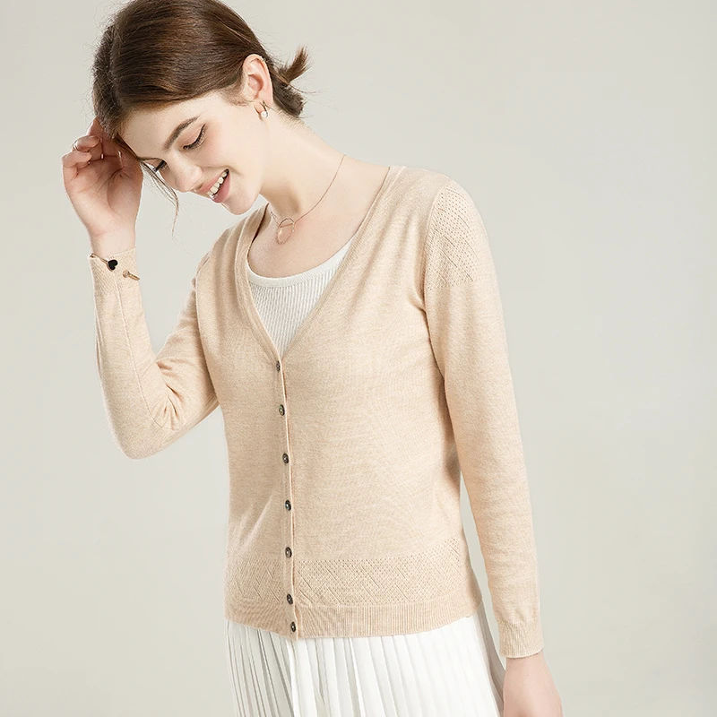 Women's summer cardigan 2019 new long-sleeved casual thin coat loose knit cardigan sunscreen shirt linen ice silk
Women's summer cardigan 2019 new long-sleeved casual thin coat loose knit cardigan sunscreen shirt linen ice silk
