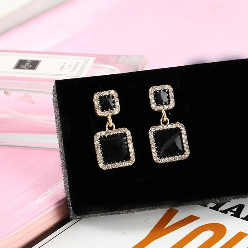 Statement Earrings Crystal Luxury Wedding Rhinestone Earrings For Women Black Square Geometric Earring Fashion Jewelry
Statement Earrings Crystal Luxury Wedding Rhinestone Earrings For Women Black Square Geometric Earring Fashion Jewelry