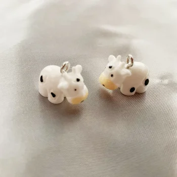 50PCS Resin Simulation Small Cow Animal Pendant DIY Accessories Charms Handmade Necklace Keychains Earrings
50PCS Resin Simulation Small Cow Animal Pendant DIY Accessories Charms Handmade Necklace Keychains Earrings