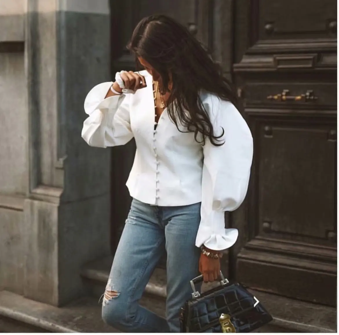 2019 Spring and Summer Bubble Lace Sleeve Shirts Retro Holiday Shirts Button Solid V-Neck Elegant Women Shirts
2019 Spring and Summer Bubble Lace Sleeve Shirts Retro Holiday Shirts Button Solid V-Neck Elegant Women Shirts