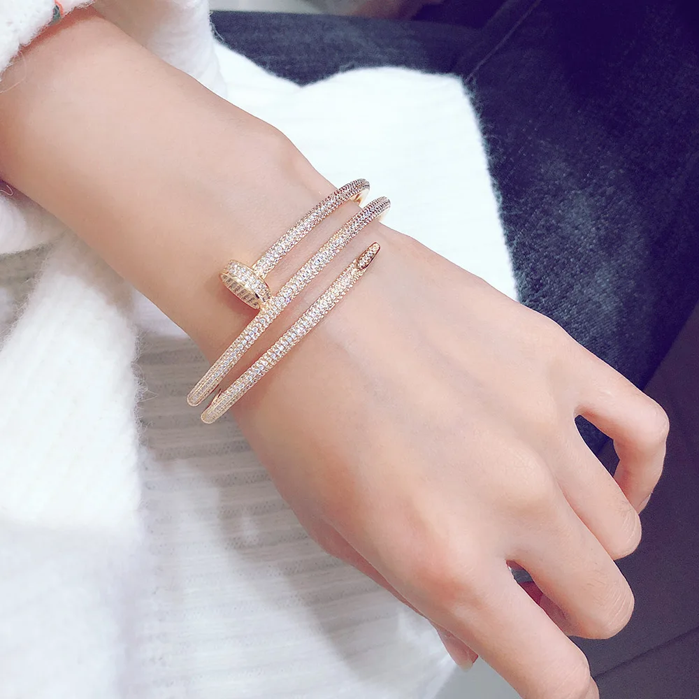 S925 Silver Nail Bracelet Modern stylish French quality Luxurious bracelet and bracelet for nobles Personality Party
S925 Silver Nail Bracelet Modern stylish French quality Luxurious bracelet and bracelet for nobles Personality Party