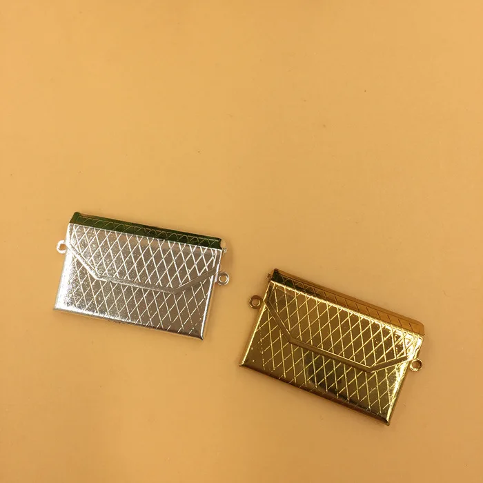 SEA MEW 10 PCS 32mm*38mm 4 Colors Plated Metal Copper Wallet Photo Locket Pendant For Jewelry Making
SEA MEW 10 PCS 32mm*38mm 4 Colors Plated Metal Copper Wallet Photo Locket Pendant For Jewelry Making