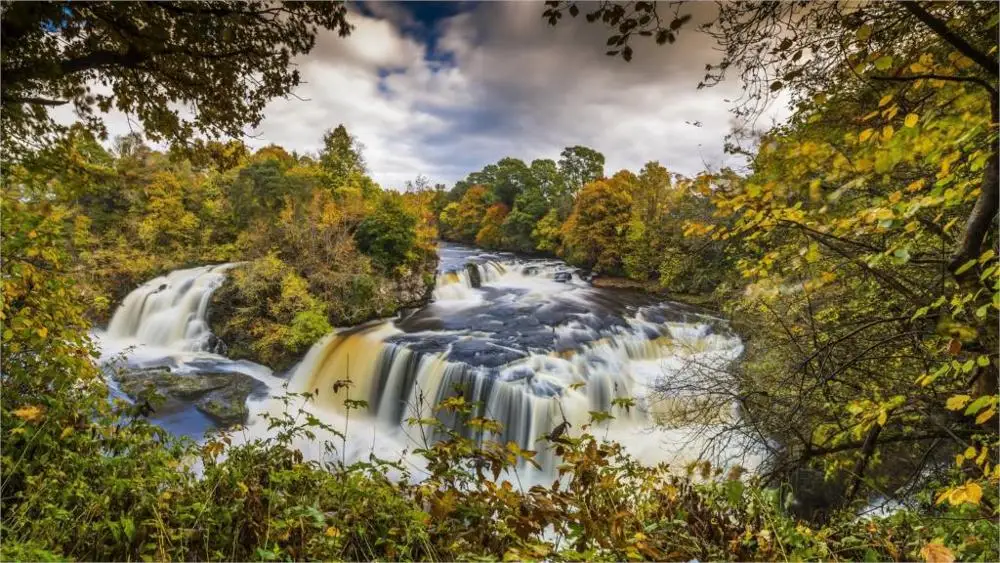 Красивая Шотландия Clyde Valley Осенние деревья река водопады украшение для дома