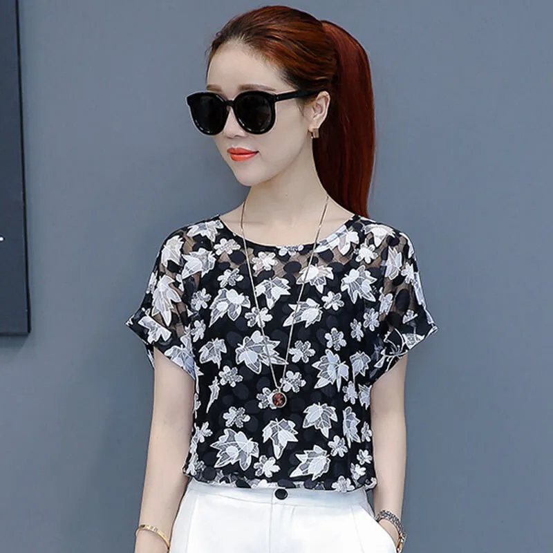 2018 Women Batwing Sleeve Blouses Shirts Feather Print Blouse Mujer Fashion Black Lace Tops Ladies Plus Size Blusas F0074
2018 Women Batwing Sleeve Blouses Shirts Feather Print Blouse Mujer Fashion Black Lace Tops Ladies Plus Size Blusas F0074