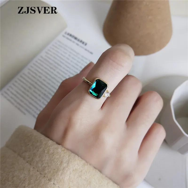 ZJSVER 925 Sterling Silver Rings Gold Color Simple Korea Style Green Crystal Ring For Women Attending Party Wholesale Jewelry
ZJSVER 925 Sterling Silver Rings Gold Color Simple Korea Style Green Crystal Ring For Women Attending Party Wholesale Jewelry