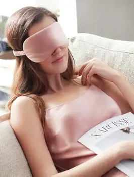 quality 6A silk eye mask sleep shade breathable relieve eye fatigue eye shade with anti-noise earplugs 
quality 6A silk eye mask sleep shade breathable relieve eye fatigue eye shade with anti-noise earplugs