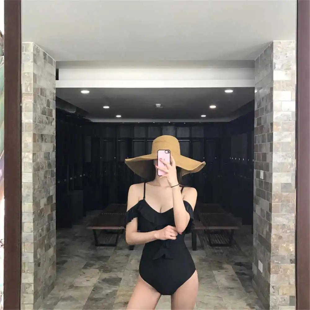 Off Shoulder One Piece Swimsuit Solid Swimwear Women Sexy Ruffle Trikini Korea Monokini Push Up Bathing Suit Maillot De Bain
Off Shoulder One Piece Swimsuit Solid Swimwear Women Sexy Ruffle Trikini Korea Monokini Push Up Bathing Suit Maillot De Bain
