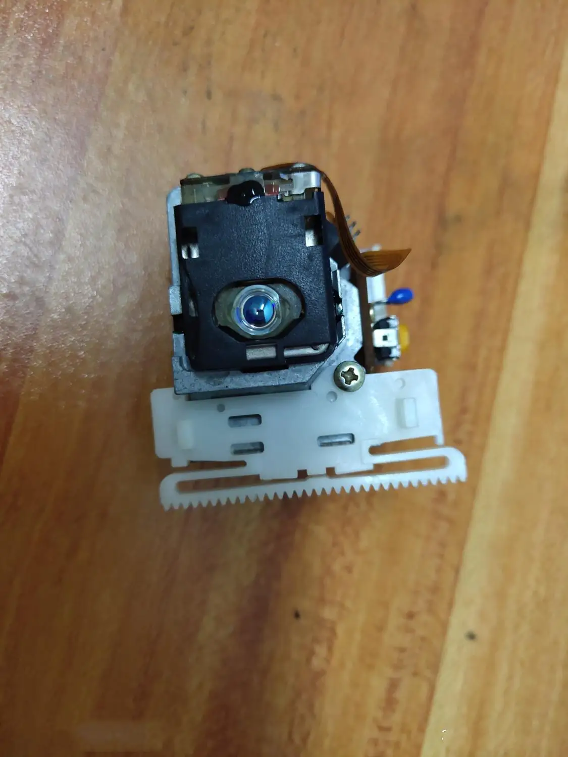 Original Replacement For JVC XL-F216 CD Player Laser Lens Lasereinheit Assembly XLF216 Optical Pick-up Bloc Optique Unit
Original Replacement For JVC XL-F216 CD Player Laser Lens Lasereinheit Assembly XLF216 Optical Pick-up Bloc Optique Unit