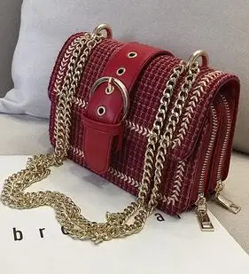 2018 new Korean version of the fashion wool casual wild chain shoulder slung small square bag.
2018 new Korean version of the fashion wool casual wild chain shoulder slung small square bag.