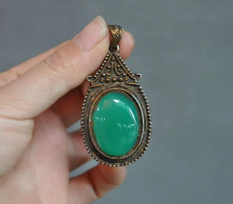 wedding decoration Tibet Buddhism Bronze inlay Green Jade Gem Buddha statue Exorcism amulet Pendant
wedding decoration Tibet Buddhism Bronze inlay Green Jade Gem Buddha statue Exorcism amulet Pendant
