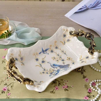 Ceramic fruit platter European style fruit plate living room modern fashion simplicity European home coffee table decorations
Ceramic fruit platter European style fruit plate living room modern fashion simplicity European home coffee table decorations