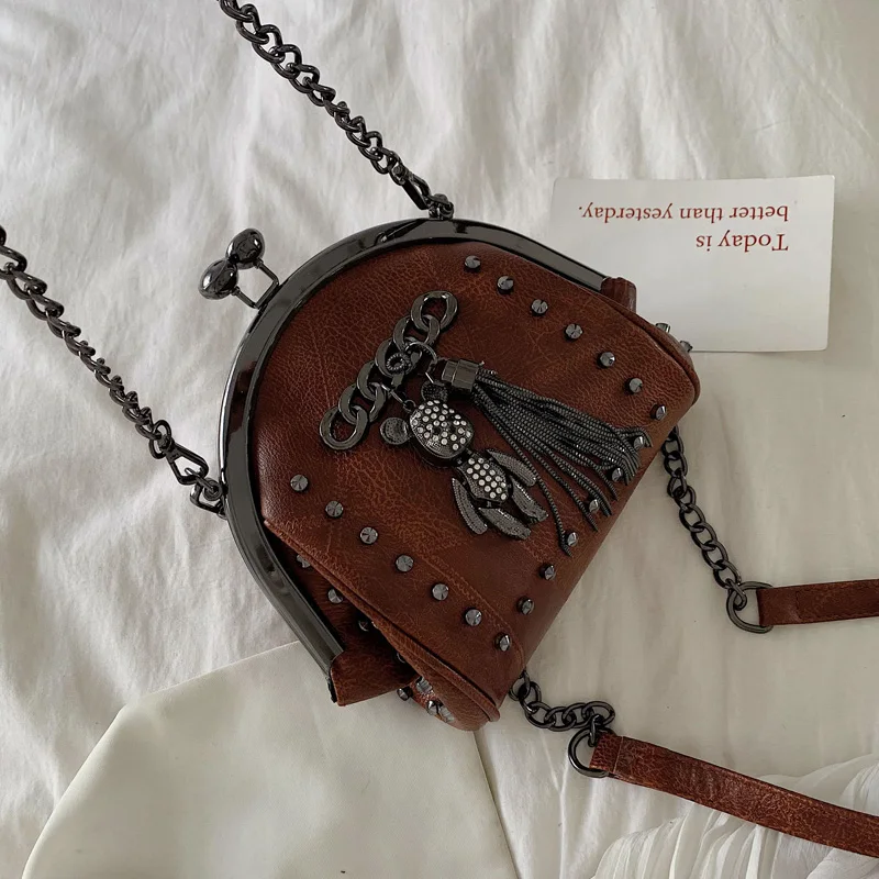 Bags for women handbag designer Chain small female 2020 new fashion shoulder bag personality wild portable Messenger bag
Bags for women handbag designer Chain small female 2020 new fashion shoulder bag personality wild portable Messenger bag