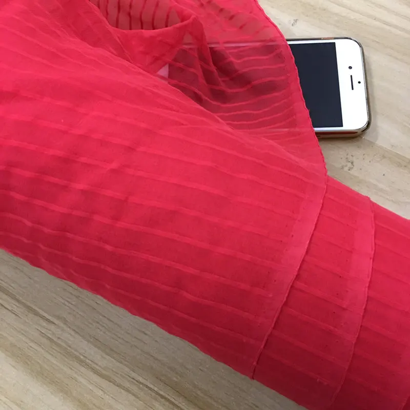 100% Silk fabric chiffon color:RED,width:112cm,thickness:10mm,sell by 3m,SOFT,DOBBY IS COTTON
100% Silk fabric chiffon color:RED,width:112cm,thickness:10mm,sell by 3m,SOFT,DOBBY IS COTTON