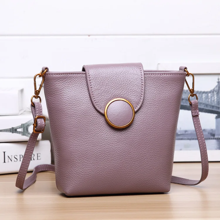 Fashion Women's Genuine Leather Messenger Bags Ladies Natural Leather Purse Female All-match Brief Cowhide Crossbody Bags
Fashion Women's Genuine Leather Messenger Bags Ladies Natural Leather Purse Female All-match Brief Cowhide Crossbody Bags