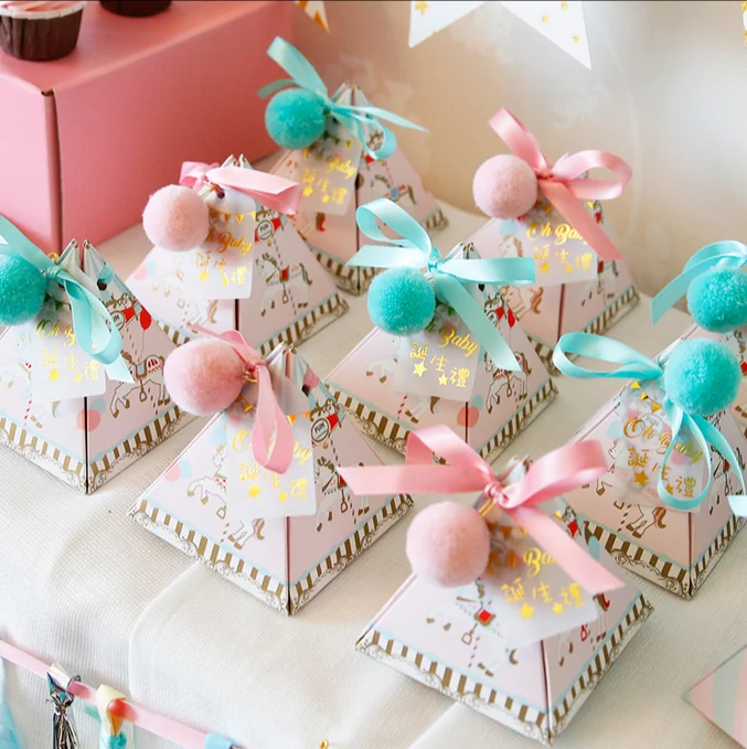 

20 X Pink / Blue Triangular Pyramid Baby Shower Candy Boxes Bomboniera Baby Baptism Party Gift Box With Ribbons & Tags & Balls