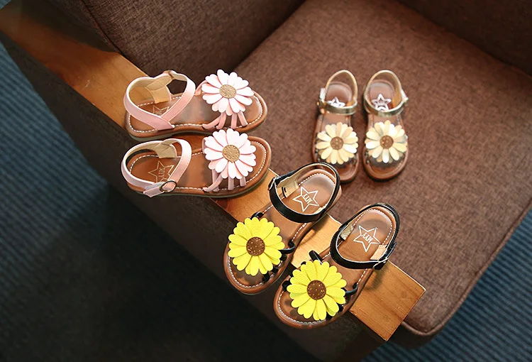 2019 Summer Sun Flower Girl Sandals New Fashion Slip Children's Beach Shoes Sweet Flat Princess Shoes Tide Size 21-36
2019 Summer Sun Flower Girl Sandals New Fashion Slip Children's Beach Shoes Sweet Flat Princess Shoes Tide Size 21-36