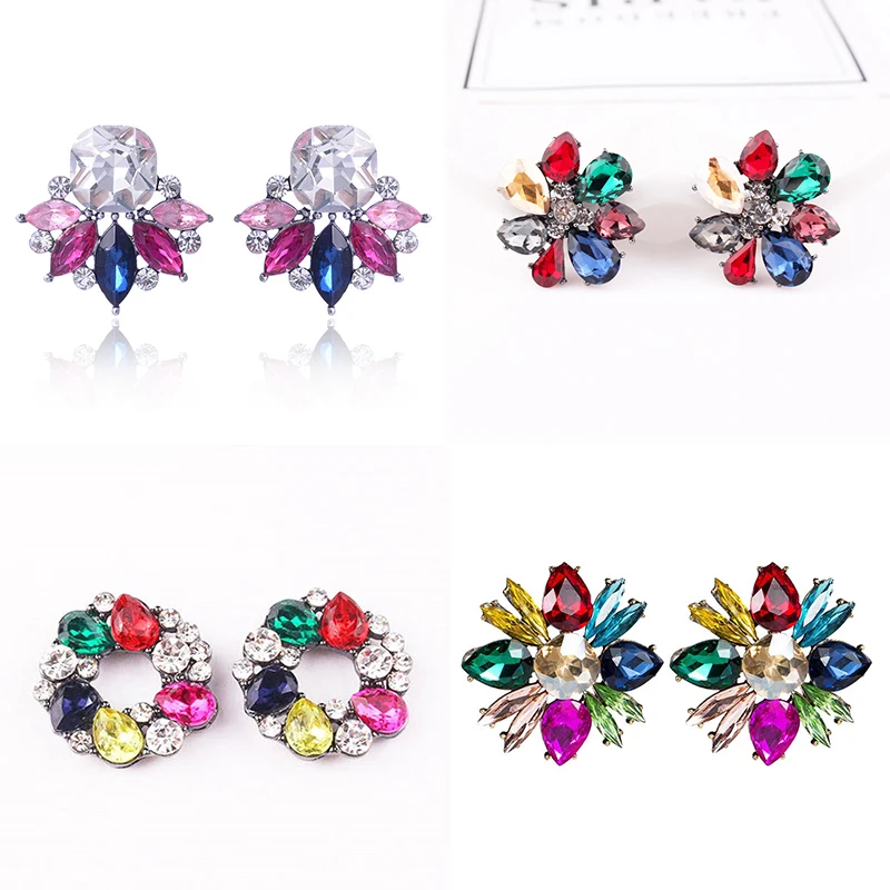 LUBOV Beautiful Jewelry Multiple Colors Crystal Flower Stud Earrings Rhinestone Crystal Piercing Earrings Women Christmas Party
LUBOV Beautiful Jewelry Multiple Colors Crystal Flower Stud Earrings Rhinestone Crystal Piercing Earrings Women Christmas Party