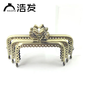 HAOFA 10pcs 8.5cm 10.5cm 12.5cm Bronze Embossing Bow-knot Head Sqare Smooth Metal Purse Frame Kiss Clasp Accessories for Bags
HAOFA 10pcs 8.5cm 10.5cm 12.5cm Bronze Embossing Bow-knot Head Sqare Smooth Metal Purse Frame Kiss Clasp Accessories for Bags