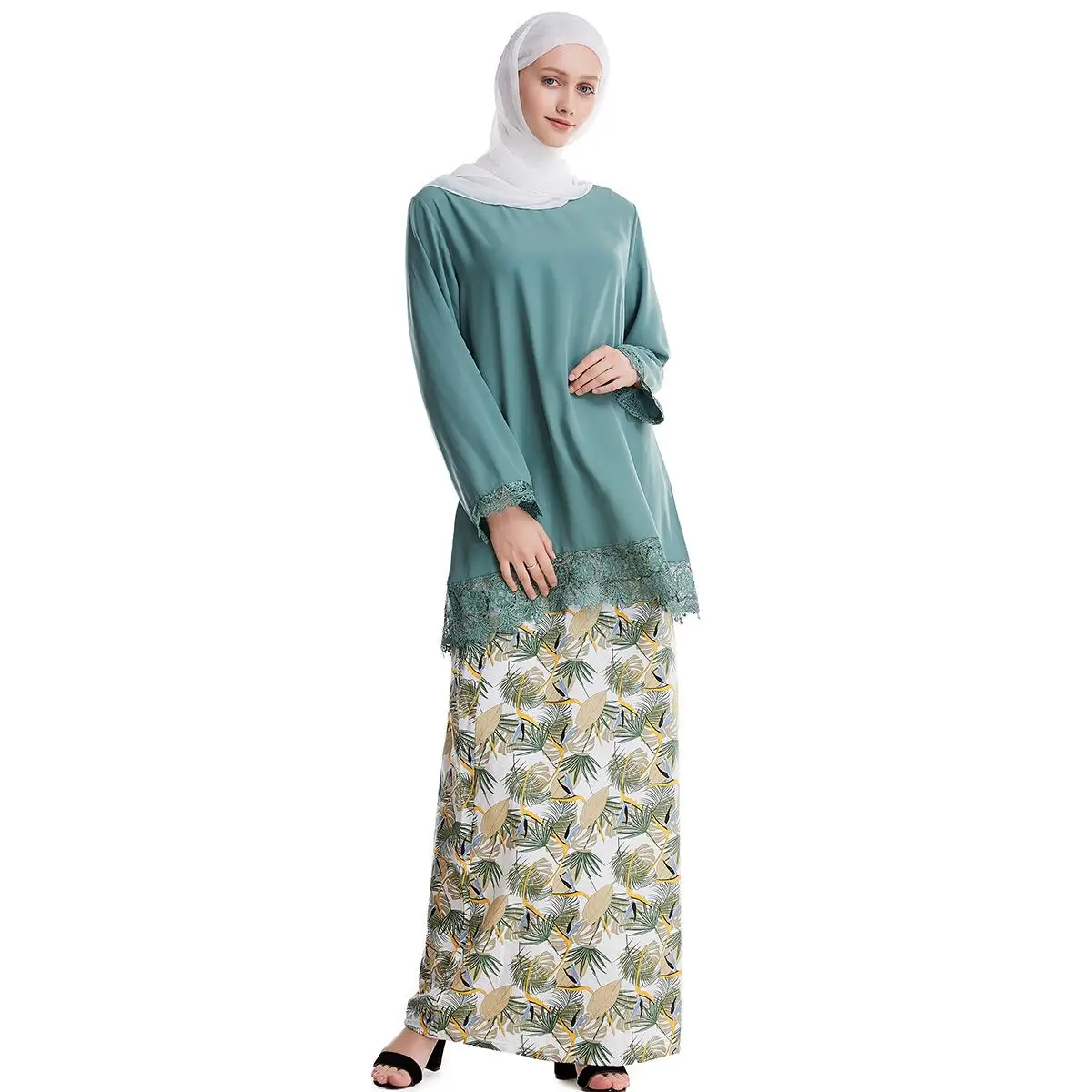2PCS Muslim Women Loose Blouse Lace Top + Skirt Printed Abaya Set Suit Clothing Islamic Costume Kaftan Sets Maxi Buttoms Fashion
2PCS Muslim Women Loose Blouse Lace Top + Skirt Printed Abaya Set Suit Clothing Islamic Costume Kaftan Sets Maxi Buttoms Fashion