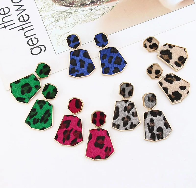 New Fashion Earring Bohemia Leopard Print PU Leather Long Pendant Geometric Irregular Polygon Earrings for Women Female Jewelry
New Fashion Earring Bohemia Leopard Print PU Leather Long Pendant Geometric Irregular Polygon Earrings for Women Female Jewelry