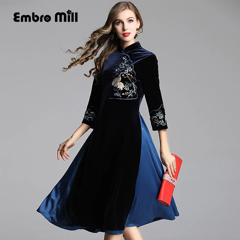 Chinese traditional clothing women blue velvet dress winter vintage embroidery lady party dress M-XXL
Chinese traditional clothing women blue velvet dress winter vintage embroidery lady party dress M-XXL