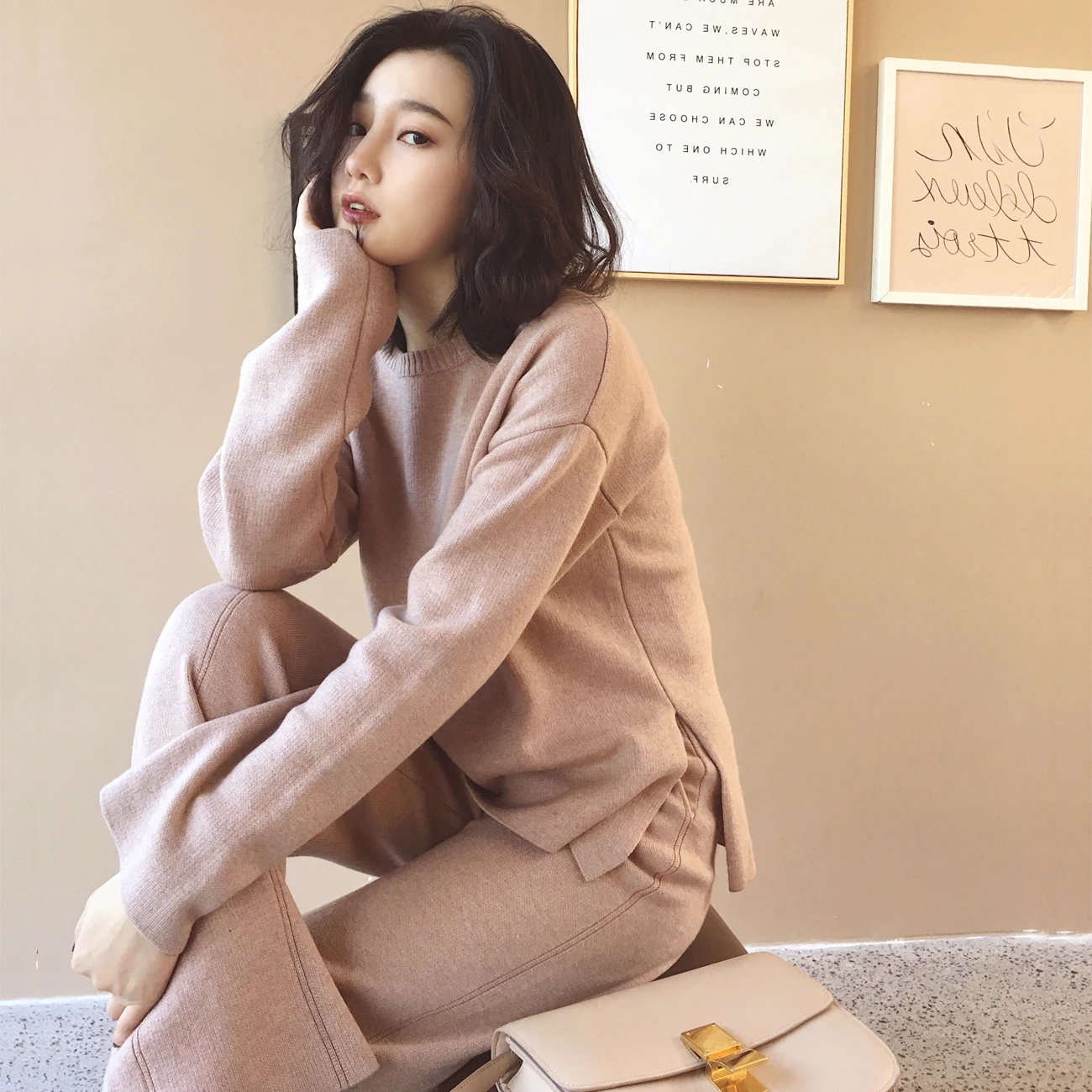 women suit 2018 autumn and winter new cashmere split neck knitted sweater, wide leg pants, sweater, two piece female
women suit 2018 autumn and winter new cashmere split neck knitted sweater, wide leg pants, sweater, two piece female