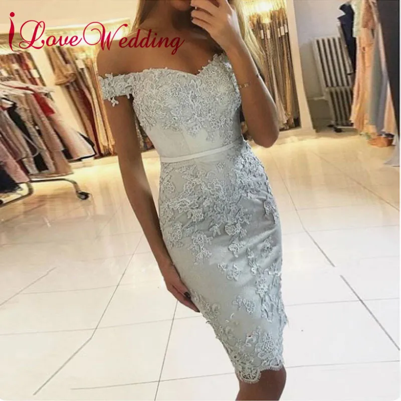 Off the Shoulder 2019 Cocktail Dresses Light Blue Short Dresses Lace applique Robe Cocktail Knee Length Special Party Gowns
Off the Shoulder 2019 Cocktail Dresses Light Blue Short Dresses Lace applique Robe Cocktail Knee Length Special Party Gowns
