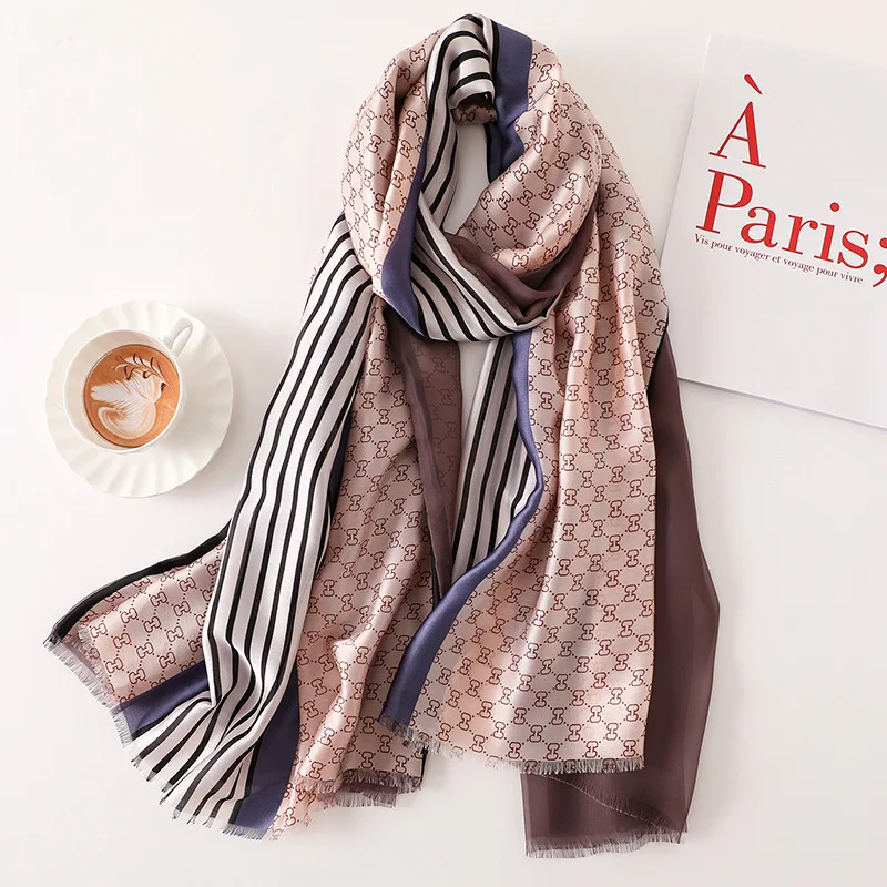 Fashion 2018 new luxury brand summer women scarf quality soft silk scarves female shawls Foulard cover-ups wraps silk bandana
Fashion 2018 new luxury brand summer women scarf quality soft silk scarves female shawls Foulard cover-ups wraps silk bandana