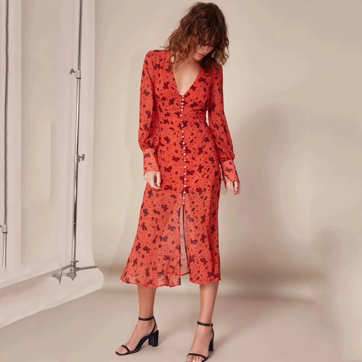 V-Neck Red Print Chiffon Dress Women Button Long Sleeve Dresses Boho Hippie Cardigan Women Dress Casual Beach Dresses
V-Neck Red Print Chiffon Dress Women Button Long Sleeve Dresses Boho Hippie Cardigan Women Dress Casual Beach Dresses